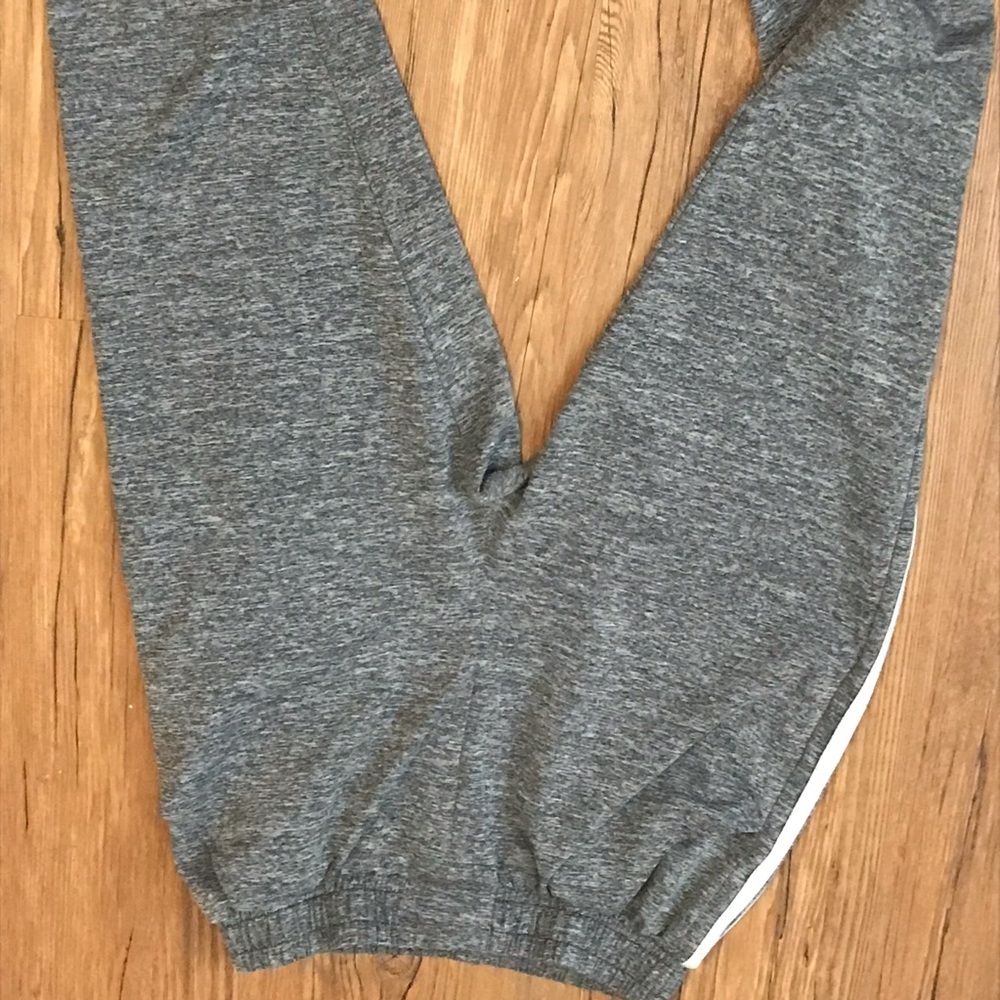 grey sweatpants